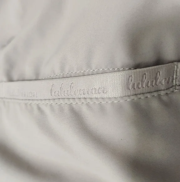 Lululemon Pack It Up Jacket in the color Smoky Blush. Size 10 - Picture 16 of 16